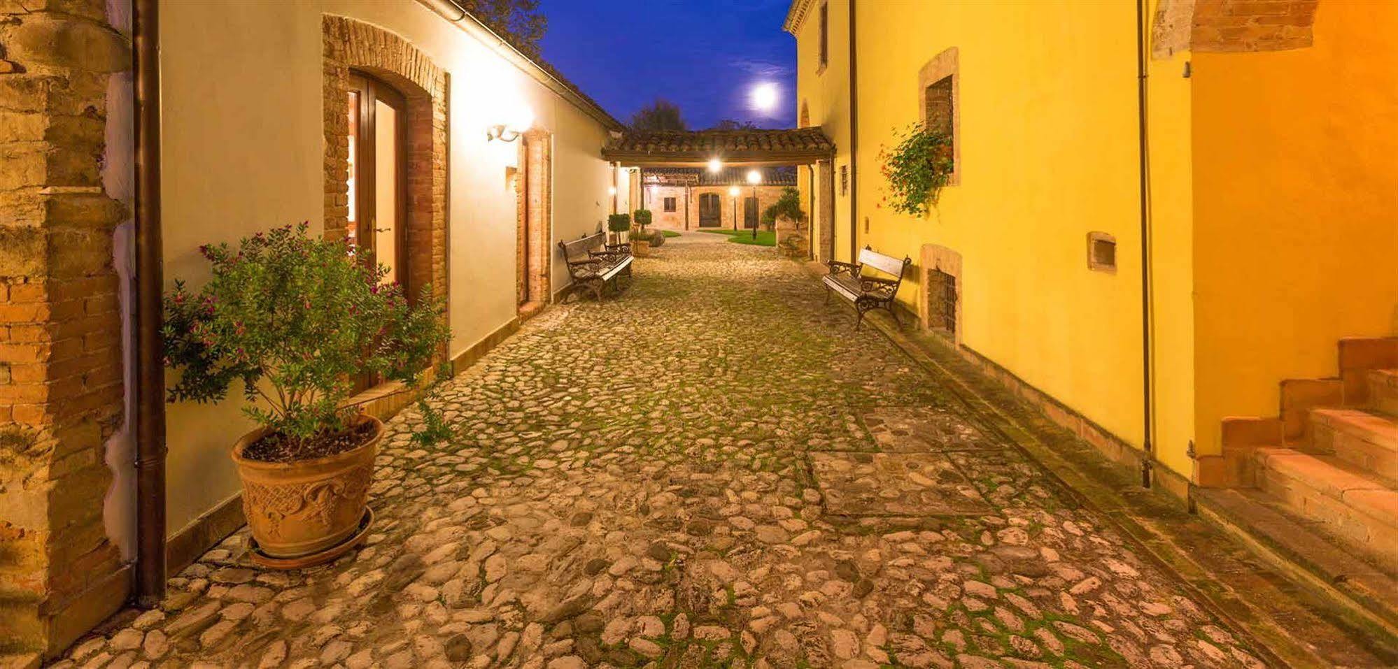 Corte Dei Tini Villa Vomano Exteriör bild