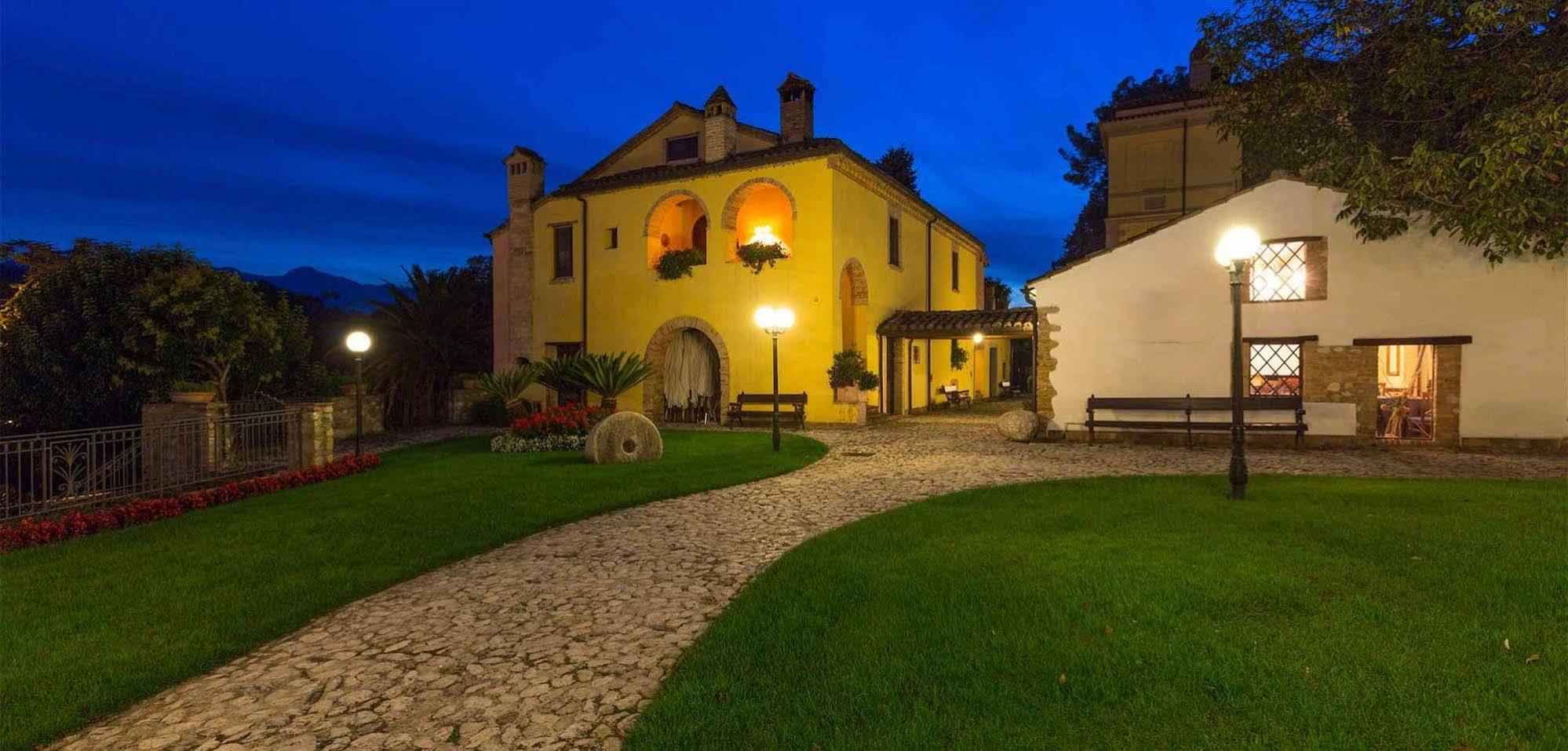 Corte Dei Tini Villa Vomano Exteriör bild