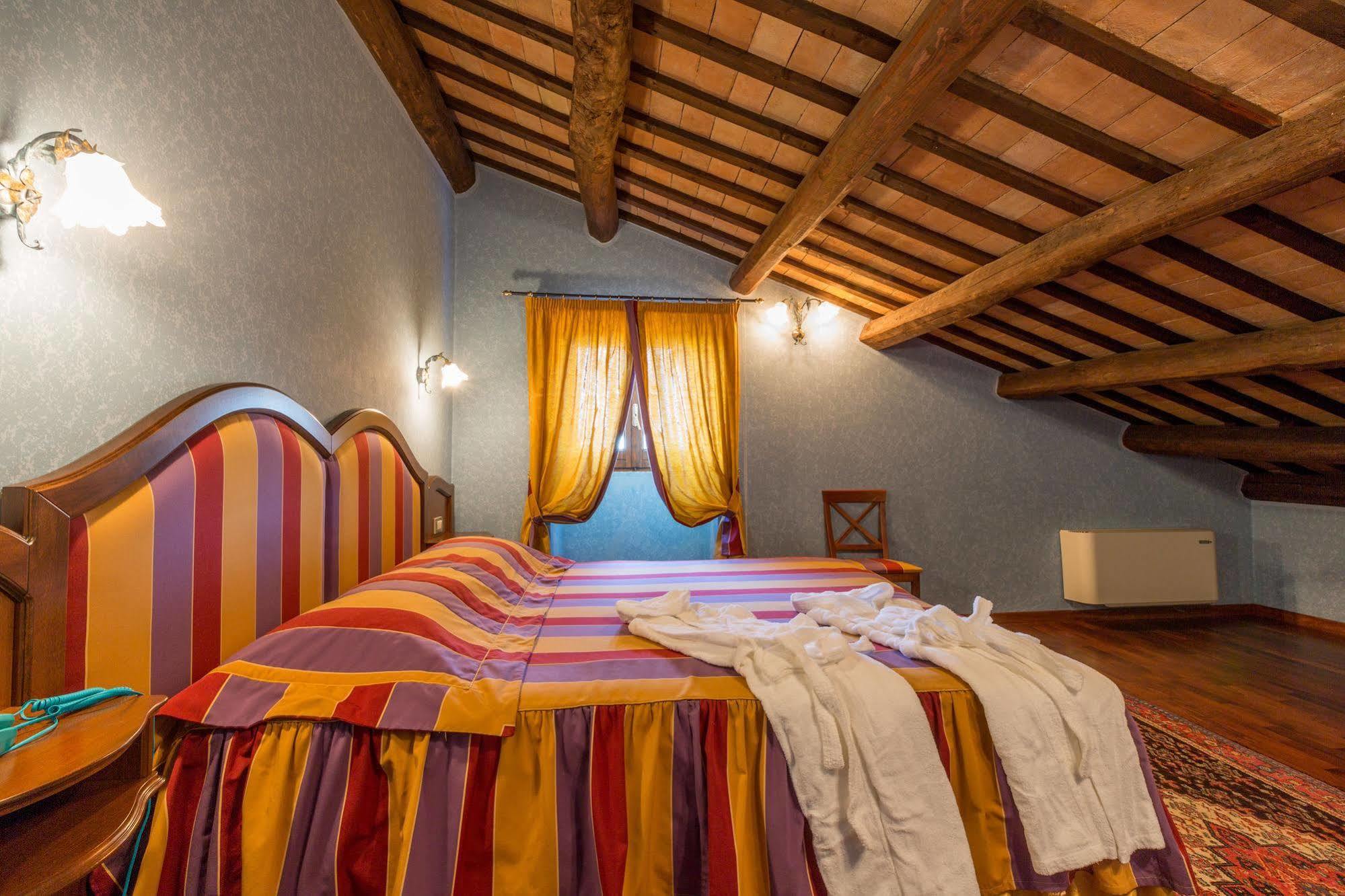 Corte Dei Tini Villa Vomano Exteriör bild